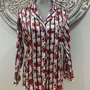 Victorias Secret 2 Piece Satin Pajama Set LG/Short